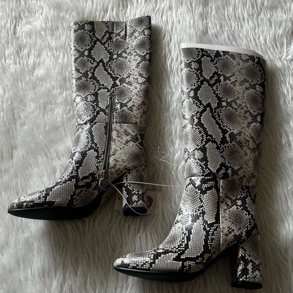 Snake Print Knee-High Block Heel Boots - White/Black - Picture 3 of 3